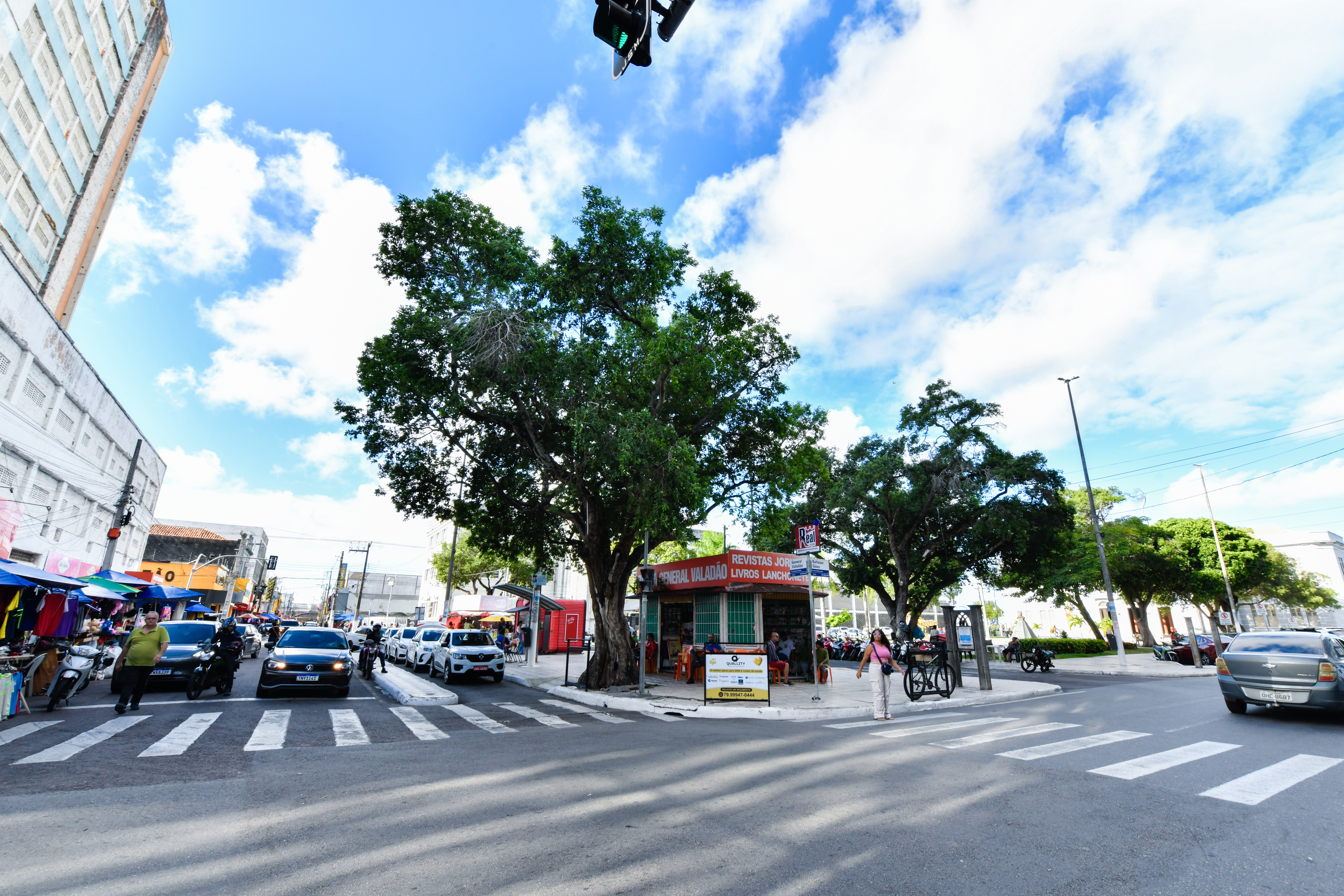 Prefeitura estrutura zeladoria do Centro, muda rotina e devolve organização aos espaços da região