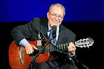 João Gilberto caindo fora do Emes num táxi e Arthur Moreira Lima dando chilique: memórias de produtor!