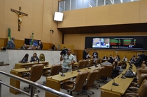 Deputados começam a analisar orçamento para 2018