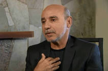 STF manda suspender investigação sobre Queiroz a pedido de Flávio Bolsonaro