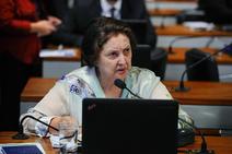 Senadora Maria do Carmo alerta sobre crescente número de casos de câncer