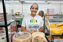 Vila do Natal Iluminado fortalece renda de artesão e pequenos empreendedores