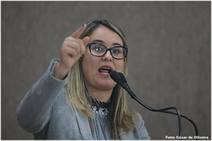 Água da Deso pode estar contaminada, denuncia Kitty Lima