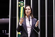 Defesa da mulher: Katarina Feitoza sugere linhas de crédito para vítimas de violência doméstica