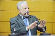 Deputados aprovam lei que reduz período do recesso parlamentar 