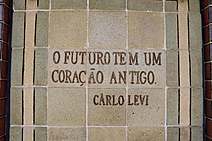 “O futuro tem um coração antigo”
