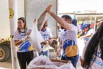 Prefeitura de Lagarto entrega 15 toneladas de peixe e beneficia 7 mil famílias