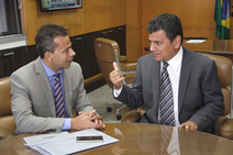 Conselheiro Ulices Andrade recebe a nova direção do CRC/SE