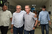 Edvaldo Nogueira reassume comando da Prefeitura de Aracaju 