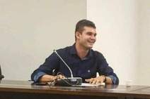 Alessandro é um antidemocrata, diz pré-candidato a prefeito 