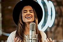 Edvaldo Nogueira no púlpito e no palanque