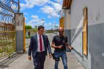 Em visita ao Copemcan, deputado Samuel Barreto detecta super lotação e deficiência no número de efetivo 