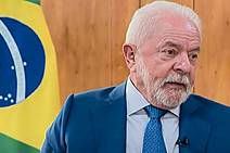 O mundo se retorce em mais uma crise e a mídia suspira atacando o governo Lula