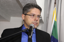 Alessandro Vieira, senador eleito: “Um homem não precisa baixar a cabeça para o poder”