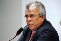Edvaldo Nogueira comanda a “direitona”