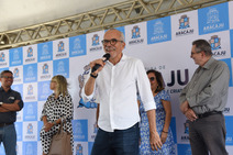 Edvaldo assina ordem de serviço para reforma da Escola José Airton de Andrade