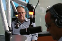 Belivaldo diz que tem sido muito paciente para manter Almeida na Saúde  