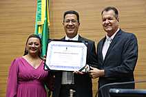 Engenheiro do DER/SE recebe Título de Cidadão Sergipano por indicação da deputada Carminha Paiva