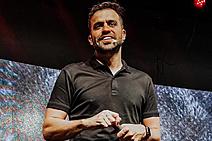 A insensatez da ascensão de um pulha