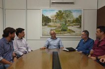 Edvaldo reúne SMTT e Emurb para discutir planejamento de obras dos novos corredores 