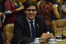 Talysson de Valmir reivindica ampliação de ginásio em Frei Paulo