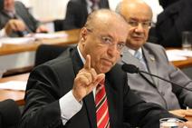 Jackson tapa buracos abrindo buracos nas contas do Estado