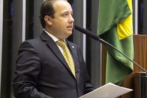 Valadares Filho lançará pré-candidatura de governador na sexta. Sem senadores e nem vice 