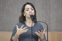 Emília denuncia que estão querendo sepultar o Procon Municipal