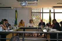 Diná Almeida reforça necessidade de mais investimento na Saúde