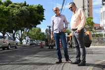 Edvaldo garante que obra da avenida Beira Mar não está parada