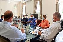 Produtores de leite pedem ao governador solução contra queda de preço no campo