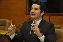 Gustinho duvida de parceria eleitoral entre os dois Valmir