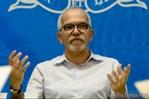 Edvaldo vai cortar mais cargos comissionados