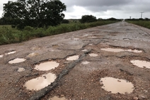 Péssimas estradas comprometem o ir e vir do sergipano