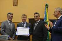 Gaúcho Rubens Fulber, da Caixa, recebe Título de Cidadania Sergipana