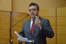 Luciano Pimentel pede mais ação pública para combater perigos do trânsito