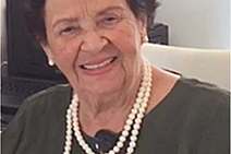 Minha amiga Ailezz é pássaro musical, generoso e pleno