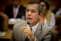 Contra Jackson, Iran se solidariza a Ana Lúcia