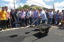Jackson parabeniza Edvaldo pela recuperação asfáltica de Aracaju