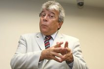 Almeida garante que servidores da FHS não serão demitidos