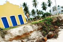 TCE promove audiência para evitar que avanço do mar destrua capela em Estância