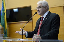 Zezinho Guimarães defende venda da Sergas e do Banese