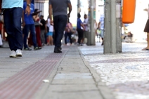 Especialistas explicam porque é tão difícil manter adesão ao isolamento