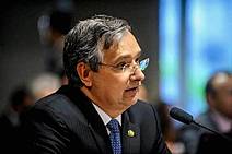 “É melhor viver com pouco sal do que ser podre de princípios e valores republicanos”