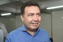 Pastor Heleno diz que acertou em apoiar Amorim, mas não descarta voltar ao ex-grupo no 2º turno