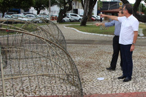 Estrutura do Natal Iluminado começa a ser montada