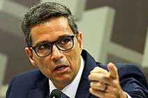 É preciso estudar a história recente para entender o momento atual