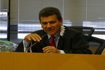 Ulices Andrade renuncia relatoria do lixo no TCE