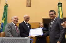 Os Ives Gandra, pai e filho, recebem título de Cidadania Sergipana