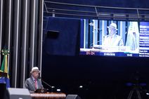 Valadares acredita ser preciso reconstruir crença na dignidade da vida pública